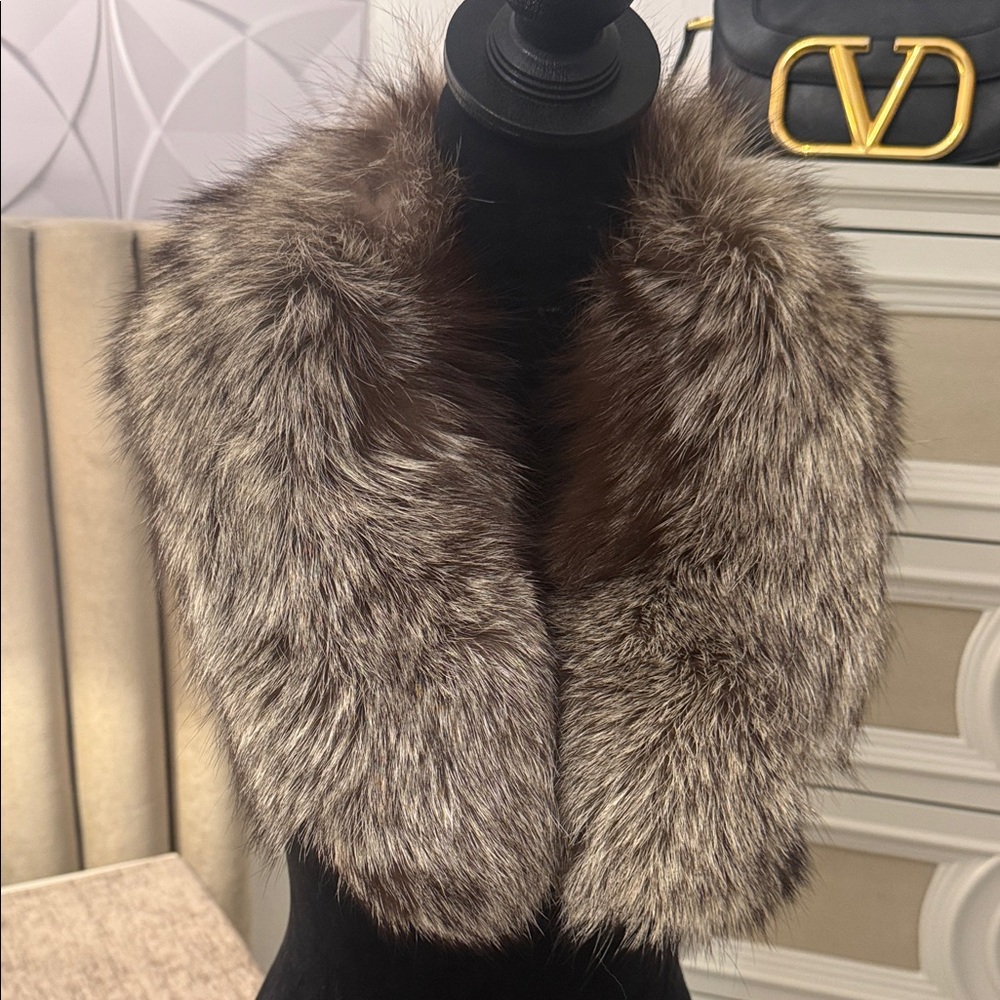 Silver fox fur collar from Japan